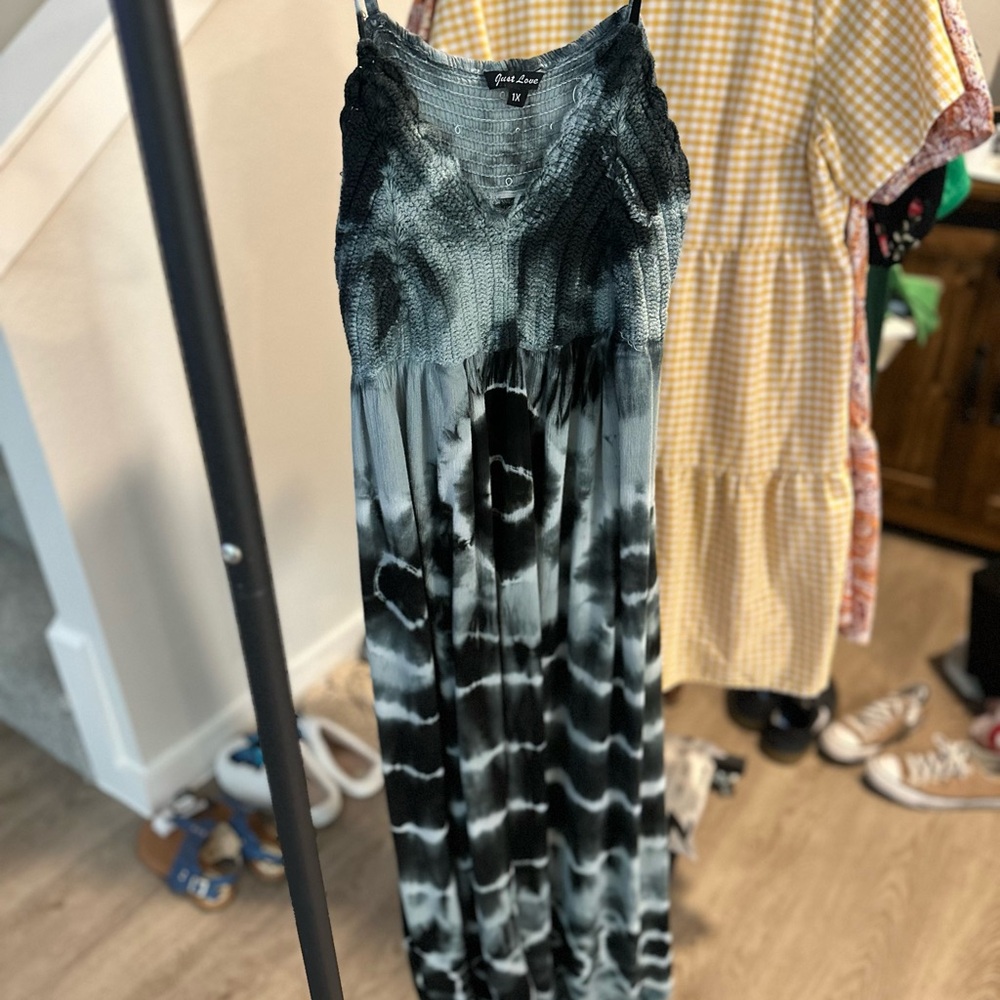 Black and Gray Tie-Dye Maxi Dress
